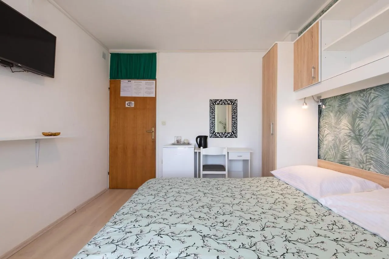 Apartment & Rooms Ivica Krk Town
