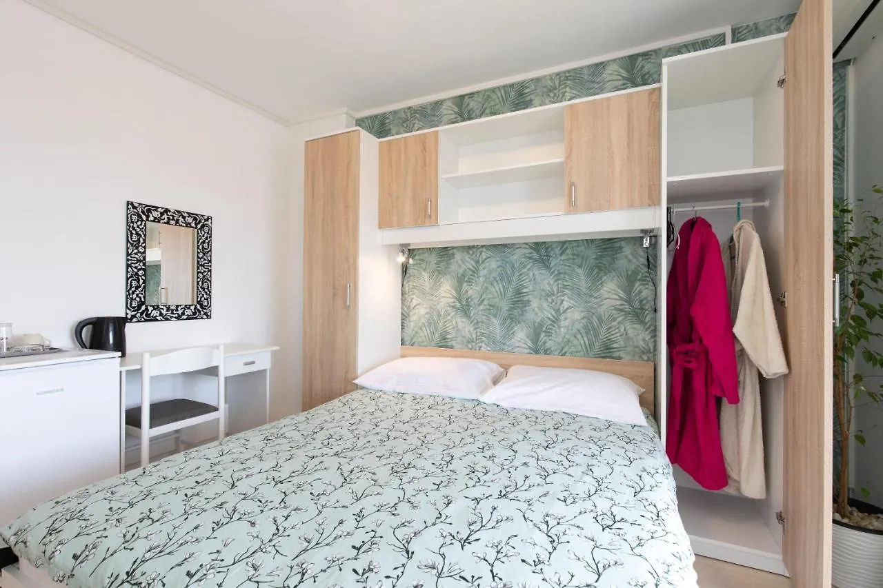 Apartment & Rooms Ivica 克尔克 克罗地亚