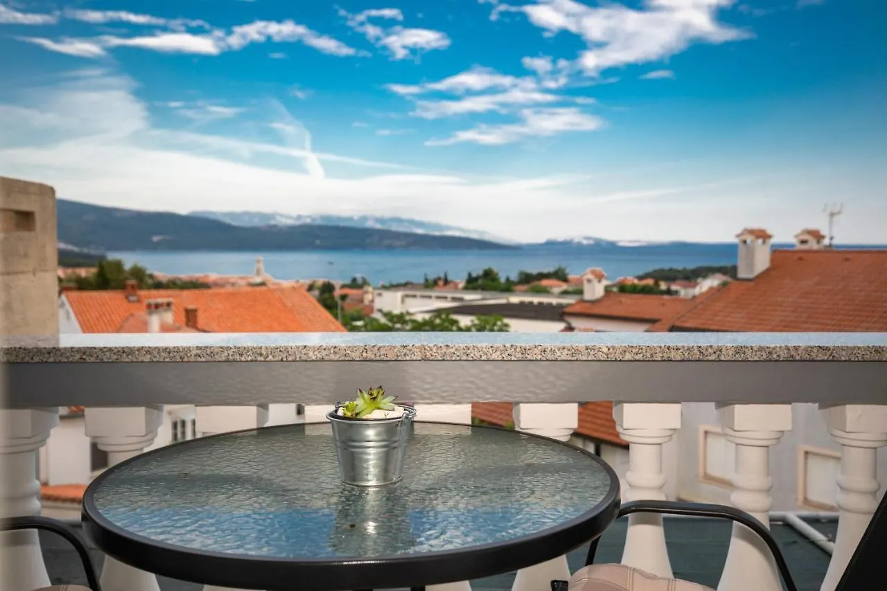 Apartment & Rooms Ivica Krk Town 2*,